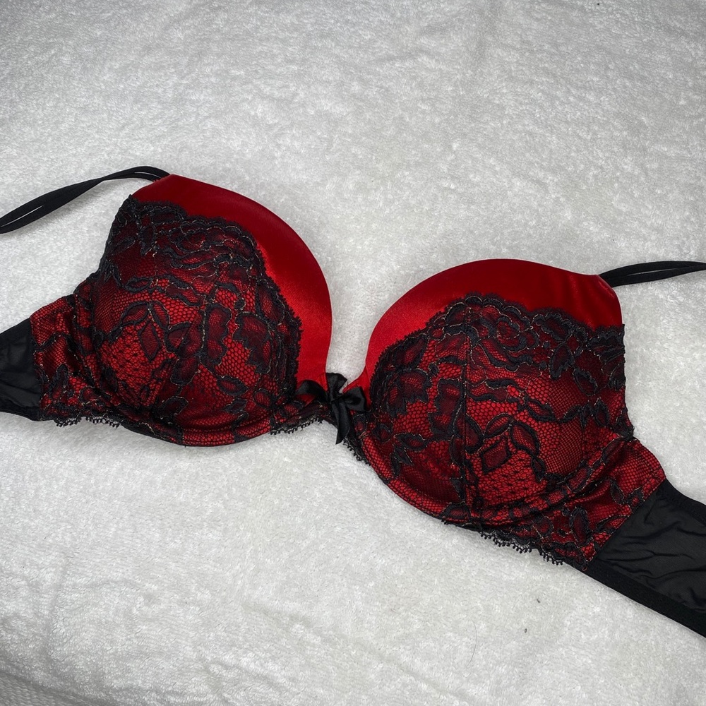 Victoria’s Secret Very Sexy Plunge bra